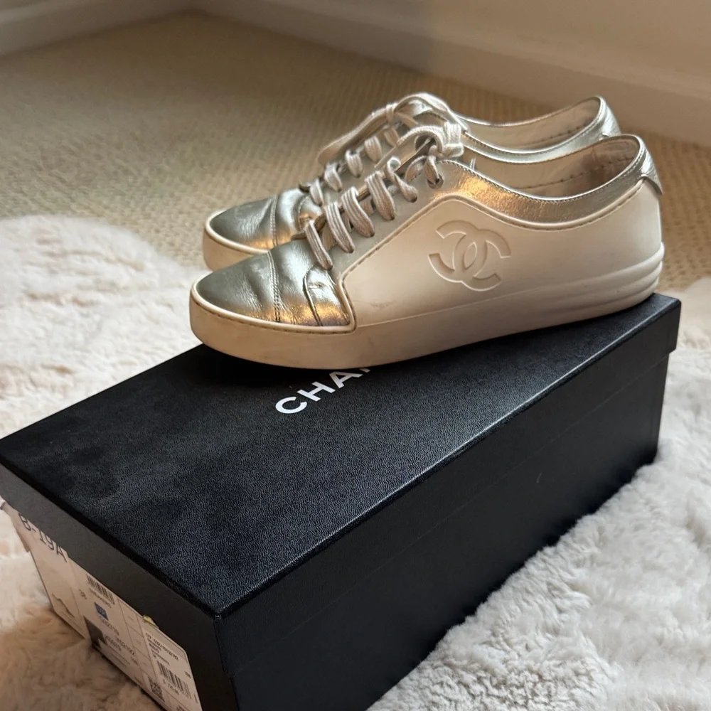 !! SOLD!! Chanel Metallic Silver Sneakers for Women - Picture 4 of 11